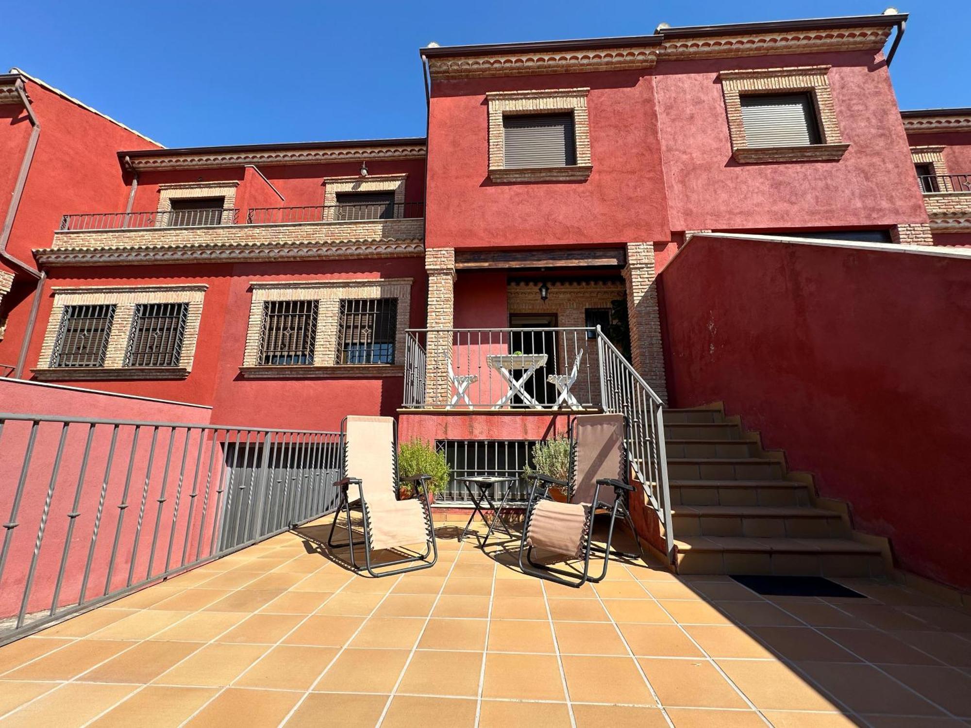 Casa adosada de tres plantas Linares  Exterior foto