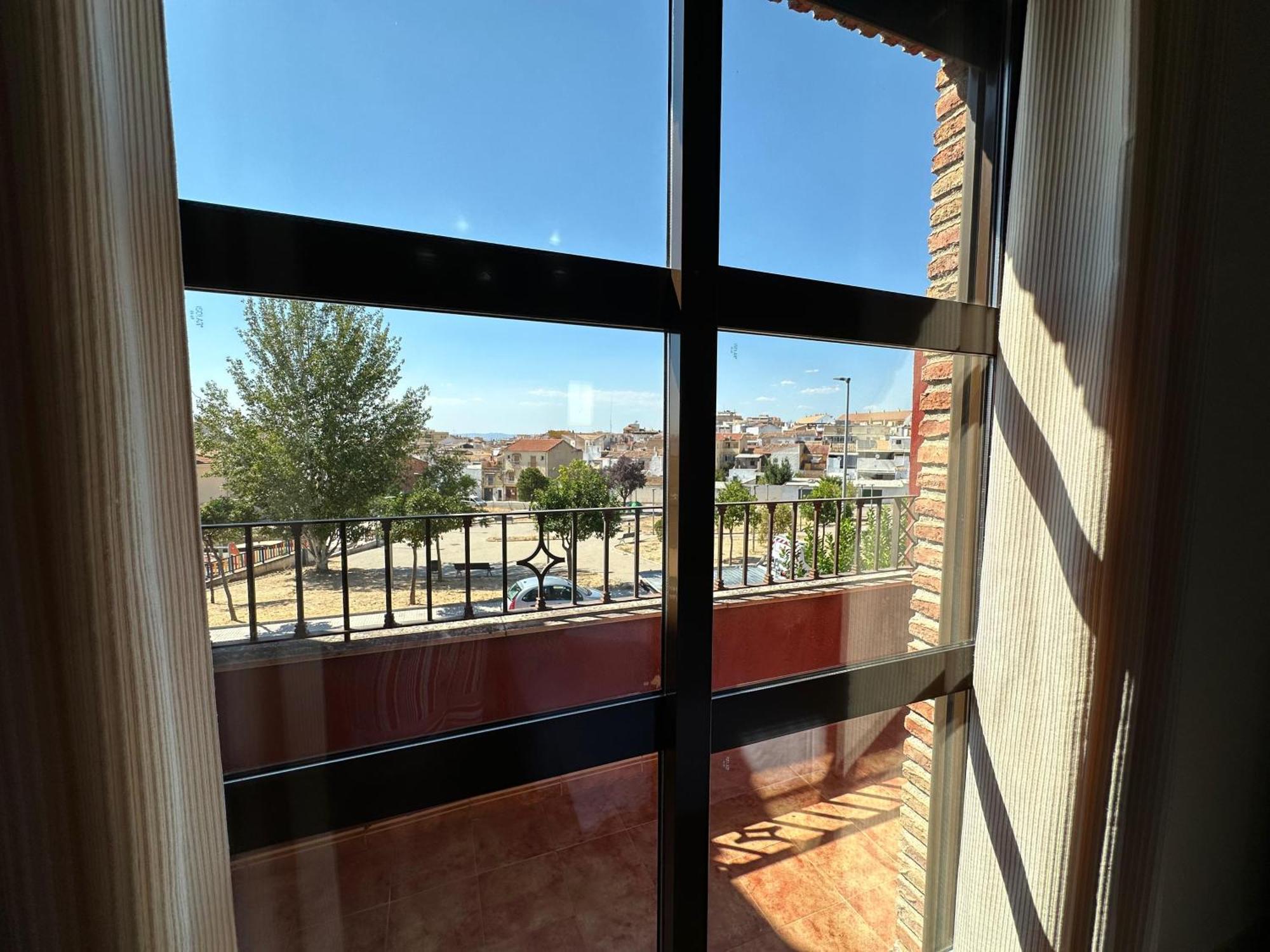 Casa adosada de tres plantas Linares  Exterior foto